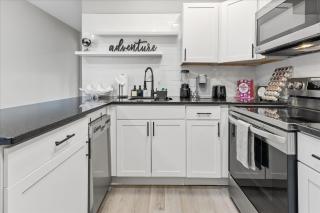 Bright and Spacious Broad Ripple family Getaway - 3