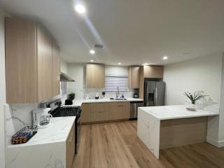 2 bedroom Cozy house in heart of Burbank - 3