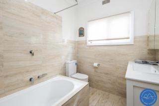 Shoal Bay Beach House & Garden Suite - 200m to iconic beach - 4