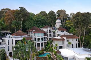 3 BR Seaview Apt with pool access ADMC 100-2 - 2