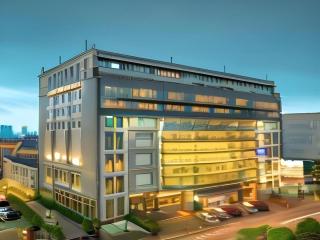 Amos Cozy Hotel Melawai - 4