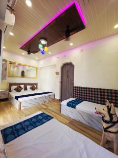 Shiv Ganga Home Stay - 0