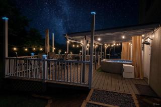 House Near Bju, Furman, & Town - 0