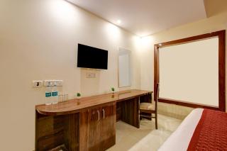 FabHotel Golden Key Residency - 3