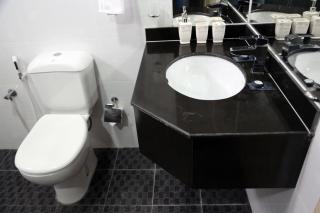 Desert Pearl Hotel Apartment - Manama - 3