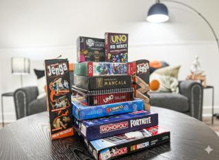 King Bed! Soaking tub! Fenced Yard w Screen Patio - 1