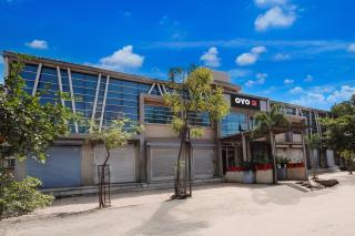 Hotel O Vatva Railway Station Formerly Anmol Palace - 1