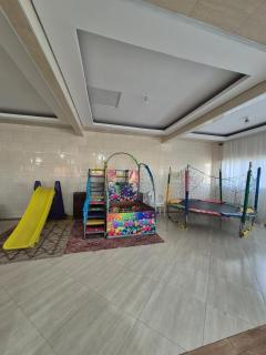 Casa com Piscina - Enseada - Jardim Virginia - 4