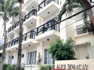 Alice in Wonderland Beach Hotel - 8