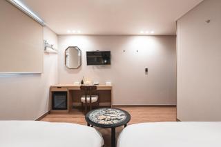 Gyeongju Hotel Gonggan - 2