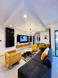 Stylish 3-Bedroom Retreat with PS & Luxe Amenities - 8