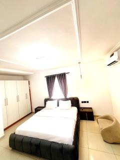 Stylish 3-Bedroom Retreat with PS & Luxe Amenities - 3