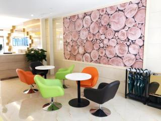 GreenTree Inn Urumqi Airport Tianyi International City - 8