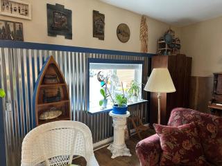 6 bedrooms! Family friendly! Spacious! PNW Rustic! - 0