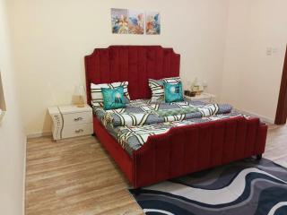 Splendid 3-Bedroom Apartment near Buhaira Corniche - 7
