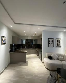 Executive 1BHK auram CentralGulberg SelfCheckin - 5