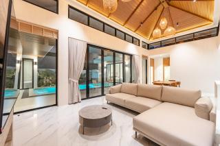 V264 Full Size In Door Tennis Court Gym Brand New - 1