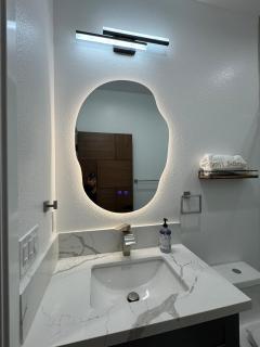 Modern Cozy Home near Disneyland, Huntington Beach and Little Saigon - 8