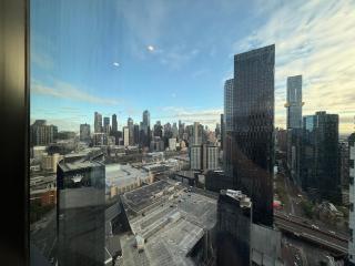 Prime location in Southbank - Shadow Play Apartment - 9