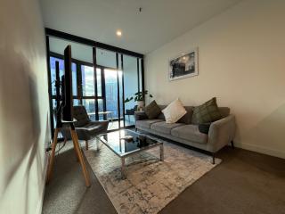 Prime location in Southbank - Shadow Play Apartment - 4