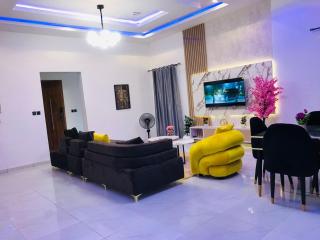 Luxury Private 1 Bedroom in a Shared Duplex - 3