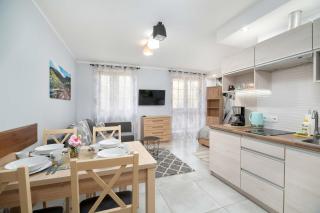 Charming Studio with Parking and Balcony in Karpacz by Noclegi Renters - 8