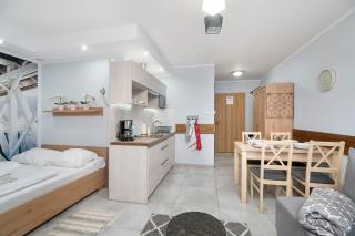 Charming Studio with Parking and Balcony in Karpacz by Noclegi Renters - 2