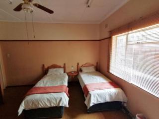 Green Trees Cottage - 6