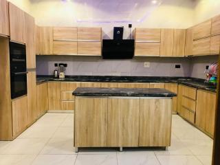 Luxury Private Master 1 bedroom In a shared 4 bedroom duplex - 5