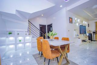 Luxury Private Master 1 bedroom In a shared 4 bedroom duplex - 1