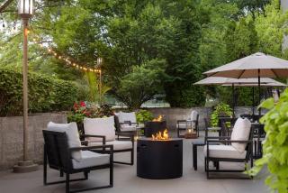 Embassy Suites by Hilton Detroit Troy Auburn Hills - 2