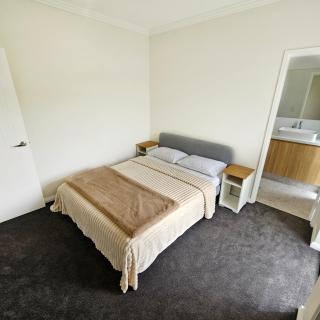 Brand New Luxury House, Be the First to Stay, 5-minute to Scarborough Beach - 1