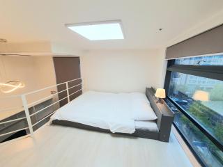 R house near Sinchon station and Ewha Womans Univ station - 6