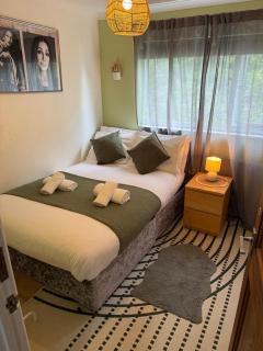 Flamingo Short Lets Greenleys - 4