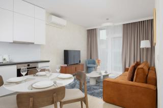 Elegant Apartment in Warsaw with Air Conditioned Living Room by Noclegi Renters - 6