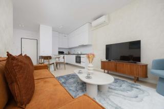 Elegant Apartment in Warsaw with Air Conditioned Living Room by Noclegi Renters - 2