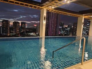 Capital O 804 The Residences at Bonifacio Civic Center - 9