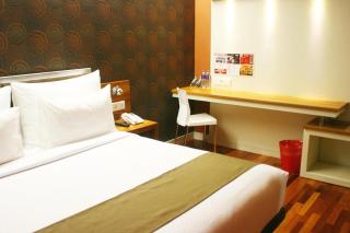 Life Hotel Sudirman Surabaya - 2