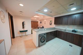 Incredible 2BR with Burj Khalifa View & Balcony - 4