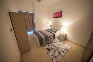 Incredible 2BR with Burj Khalifa View & Balcony - 1