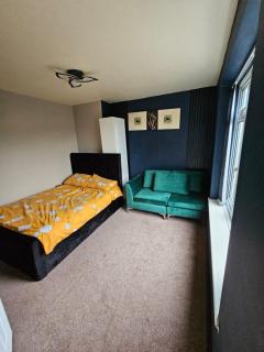 Home at Richmond - Conifer Crescent - 1