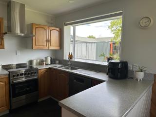 Cosy & close to town - 8