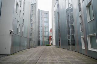 Prime location, Free parking, Private balcony - 7