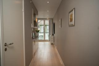 Prime location, Free parking, Private balcony - 3