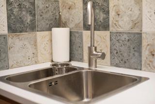 Alex Guesthouse Stylish Studio near the Sea - Piraeus - 4