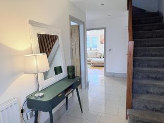 Luxury House - sleeps up to 6 - near Nec - 5