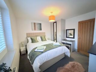 Luxury House - sleeps up to 6 - near Nec - 4