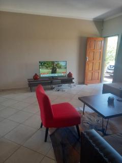 Lovely Home in Bushveld estate - 9