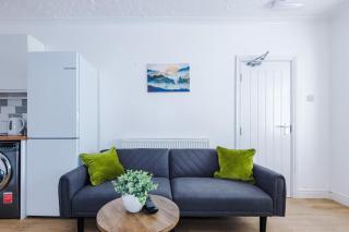 Contractor Heaven Four Bedroom Free Parking in Manchester by Eason Stays - 1