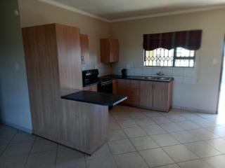 Lovely Home in Bushveld estate - 4